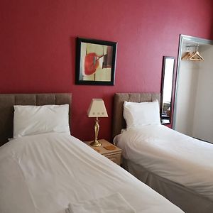 Twin Room en-suite Shower